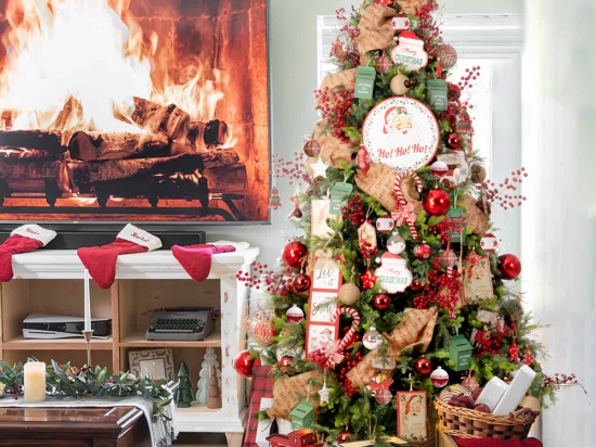 Classic Christmas ολοκληρωμένη διακοσμητική πρόταση με δέντρο, 170 στολίδια και 800 led