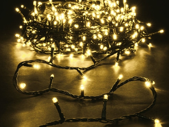 300 Led λαμπάκια IP44 με πρόγραμμα πράσινο καλώδιο θερμό λευκό φως 15μ