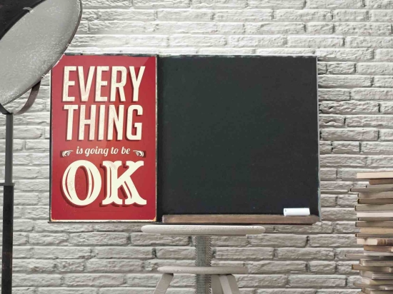Everything is going to be ok ξύλινος χειροποίητος μαυροπίνακας 38x26 εκ