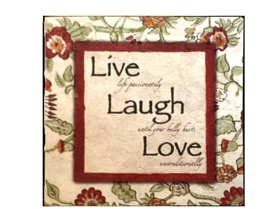 Ξύλινος ρετρό πίνακας χειροποίητος live laugh love 21x21 εκ