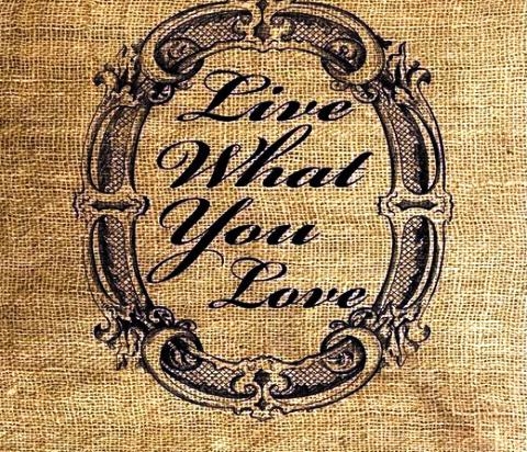 Πίνακας χειροποίητος live what you love 20x25 εκ