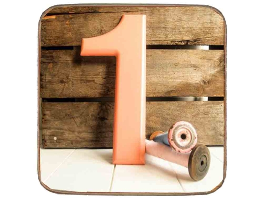 Σουβέρ ξύλινo χειροποίητo number one metallic