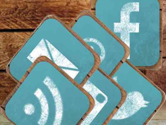 Σουβέρ ξύλινα χειροποίητα social media σετ 6 τεμάχια