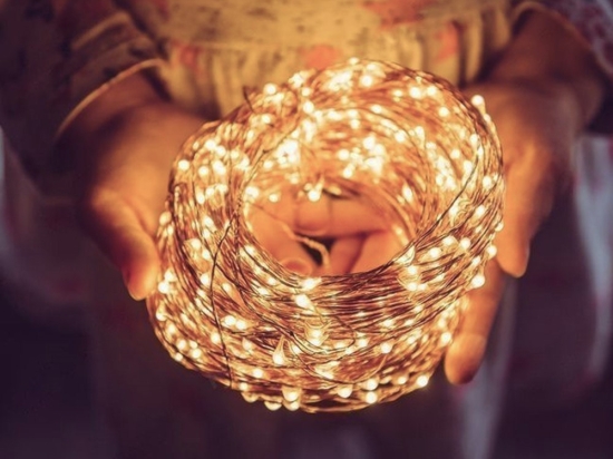 100 Led λαμπάκια μπαταρίας με ασημί καλώδιο και θερμό λευκό φως 10μ
