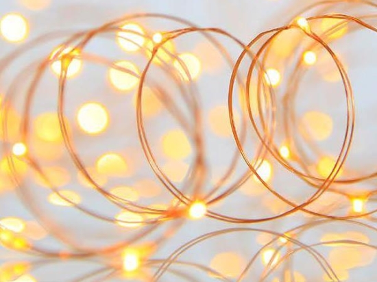 ΣΕΙΡΑ 100 ΜΙΝΙ LED 4,5V ΣΤΑΘΕΡΟ ΜΕ ΜΕΤΑΣΧΗΜΑΤΙΣΤΗ ΠΡΟΕΚΤΑΣΗ ΠΑΡΟΧΗΣ 500cm DAYLIGHT LED  600-11734 | MAGIC CHRISTMAS