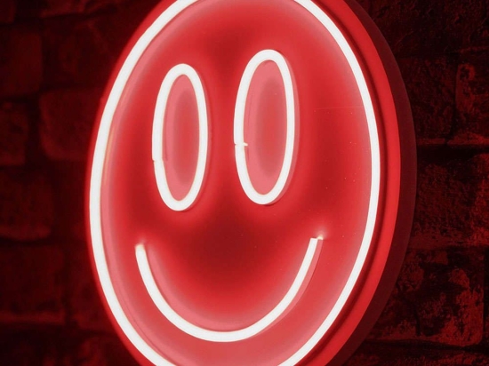 Διακοσμητικό Φωτιστικό Τοίχου Smiley 395NGR2303 Φ27cm Led 470lm 36W 3500K Red Wallity