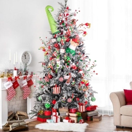 Παιδικό Όνειρο Santa's Little Helpers ολοκληρωμένη διακοσμητική πρόταση με δέντρο με ενσωματωμένο φωτισμό 100 στολίδια και ύψος 240 εκ