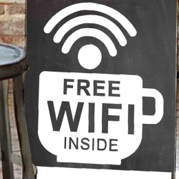 Free wifi inside vintage ξύλινος χειροποίητος chalkboard like πίνακας